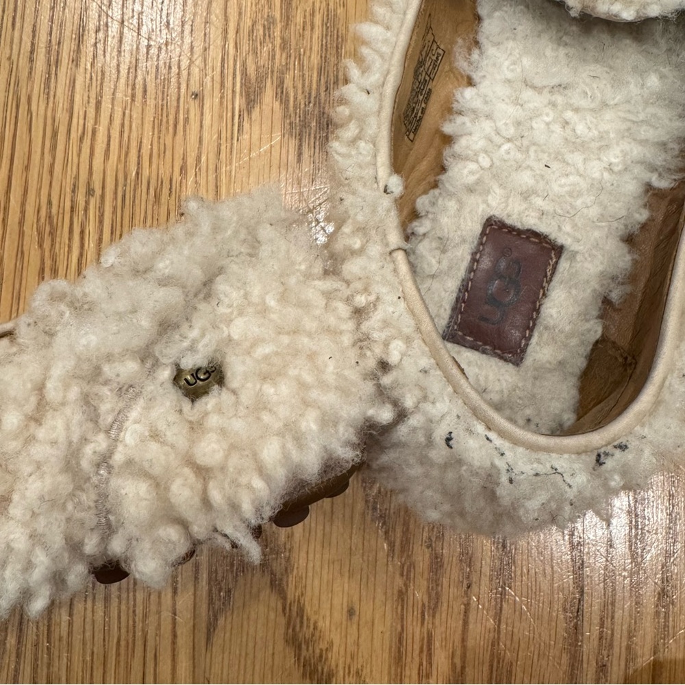 UGG Hailey Women's sz 6 Cozy Cream Sherpa slippers loafers Used - great! - Picture 4 of 9